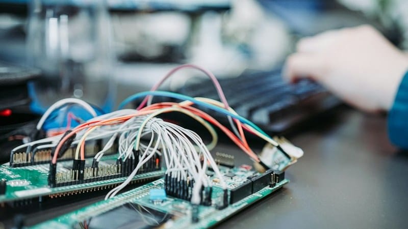 1–2 毫秒起的 microVM：Hyperlight 0.18 换掉主机通信层